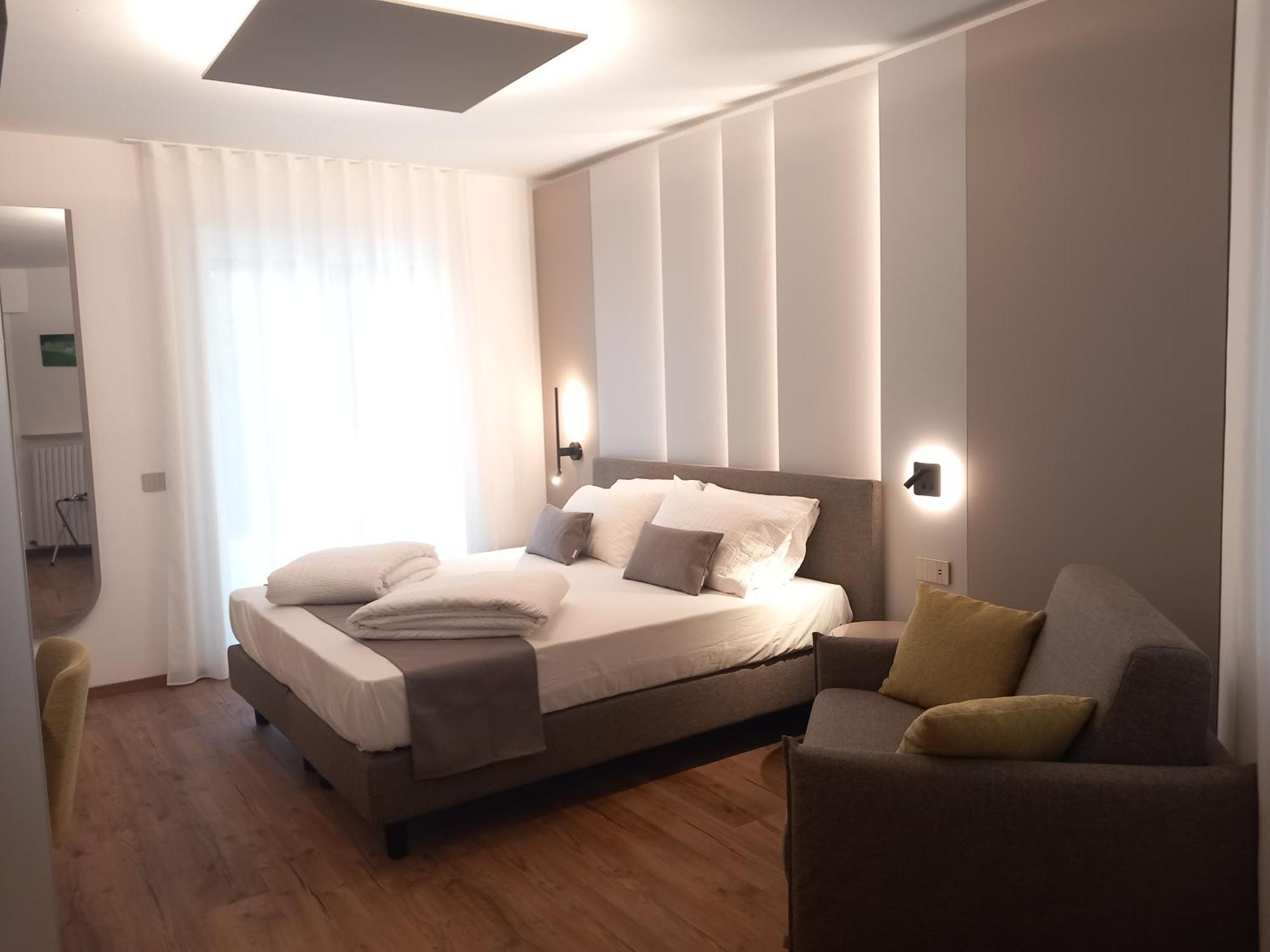 Hotel Pace Бренцоне сул Гарда Екстериор снимка